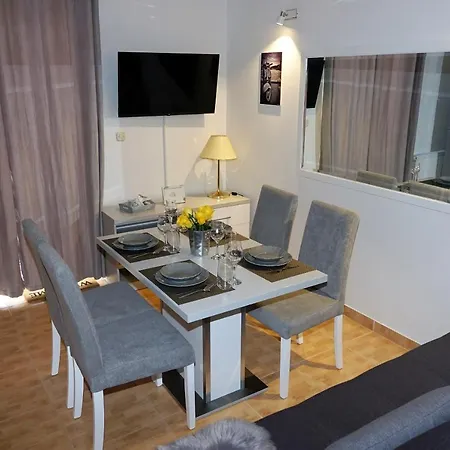 Silvana Appartamento Makarska