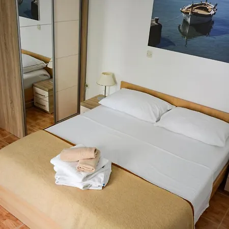 Silvana Appartamento Makarska